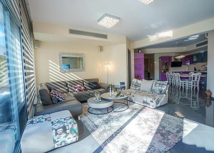 Royal Nissi Mansion 3 Bed Lower Part Of Villa Ayía Nápa