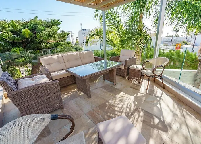 Villa Royal Nissi Mansion 3 Bed Lower Part Of