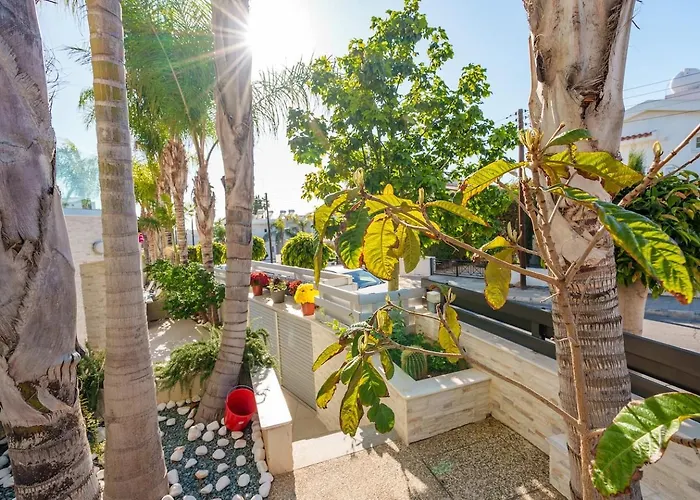 Royal Nissi Mansion 3 Bed Lower Part Of *