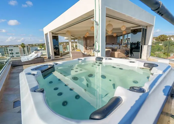 Royal Nissi Mansion 3 Bed Lower Part Of