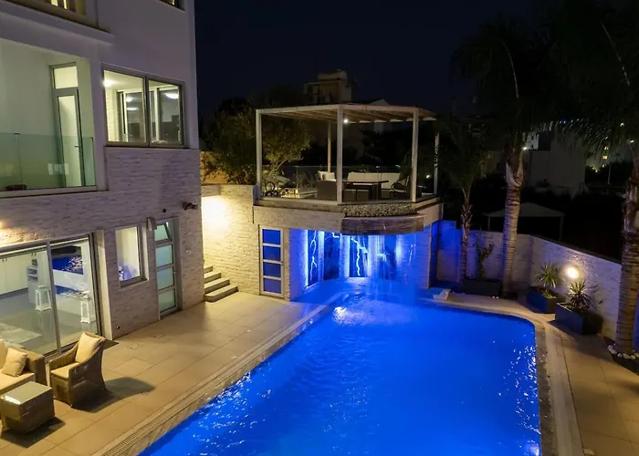 Villa Royal Nissi Mansion 3 Bed Lower Part Of