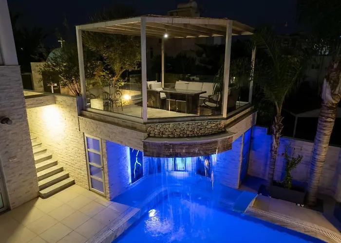 Villa Royal Nissi Mansion 3 Bed Lower Part Of *