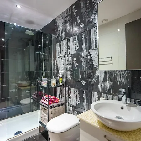 Royal Nissi Mansion 3 Bed Lower Part Of *