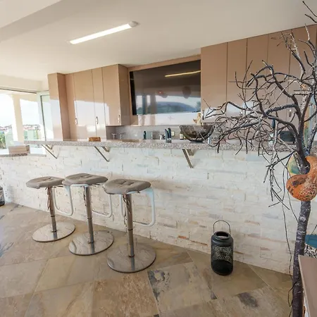 Royal Nissi Mansion 3 Bed Lower Part Of *