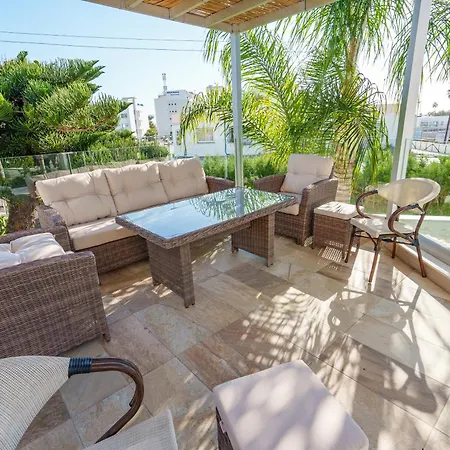 וילה Royal Nissi Mansion 3 Bed Lower Part Of *