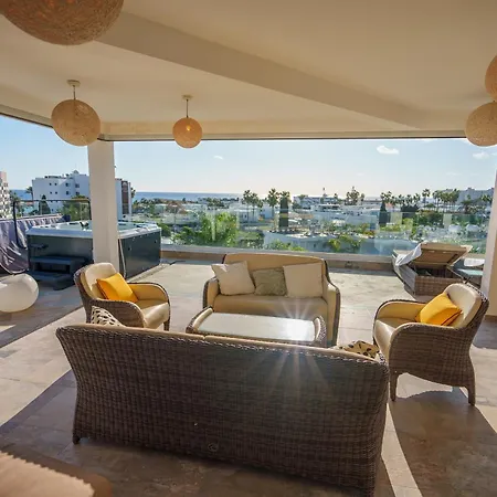 Royal Nissi Mansion 3 Bed Lower Part Of Villa *