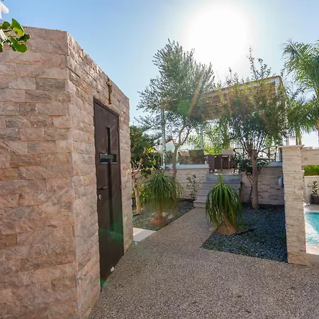 וילה Royal Nissi Mansion 3 Bed Lower Part Of *