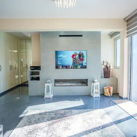 Royal Nissi Mansion 3 Bed Lower Part Of *