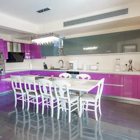 빌라 Royal Nissi Mansion 3 Bed Lower Part Of *