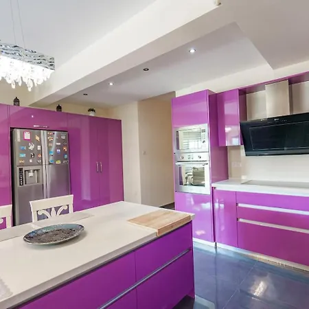 Royal Nissi Mansion 3 Bed Lower Part Of 빌라