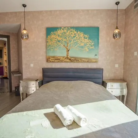 Royal Nissi Mansion 3 Bed Lower Part Of 빌라 *