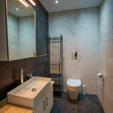 Royal Nissi Mansion 3 Bed Lower Part Of * 아이아 나파