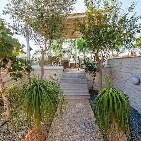 빌라 Royal Nissi Mansion 3 Bed Lower Part Of