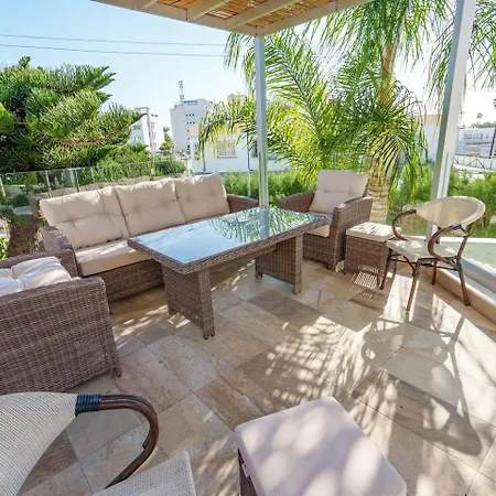 빌라 Royal Nissi Mansion 3 Bed Lower Part Of