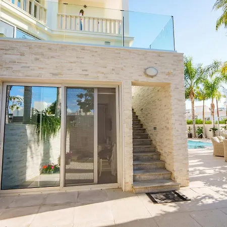 Royal Nissi Mansion 3 Bed Lower Part Of *