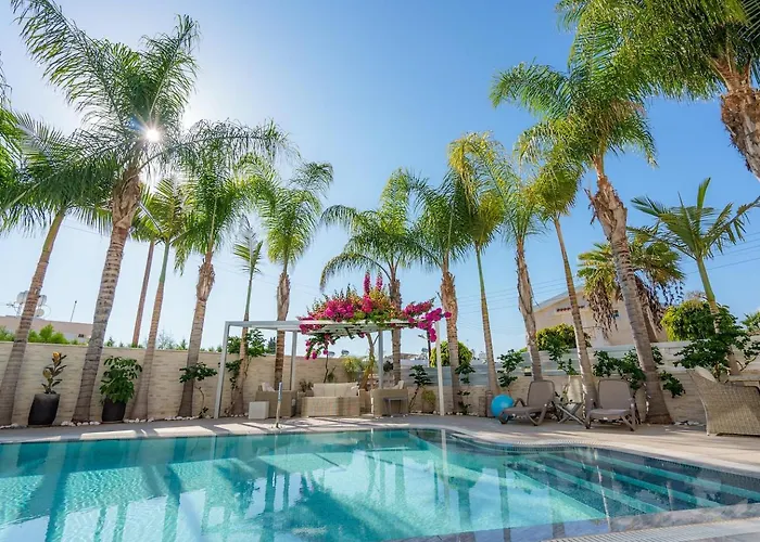 Royal Nissi Mansion 3 Bed Lower Part Of 别墅