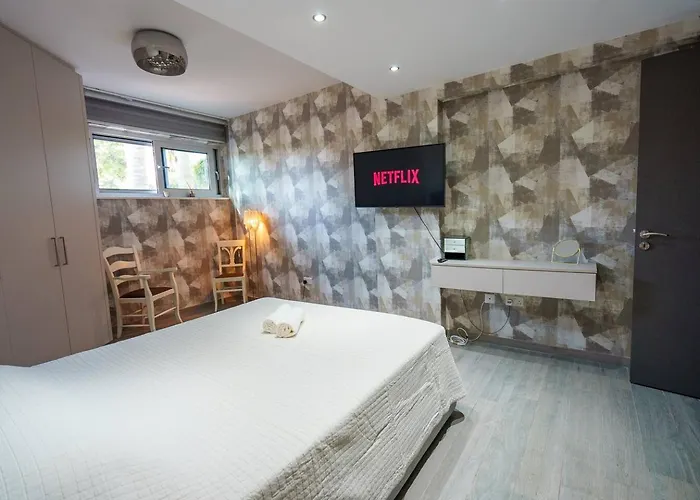 Royal Nissi Mansion 3 Bed Lower Part Of *