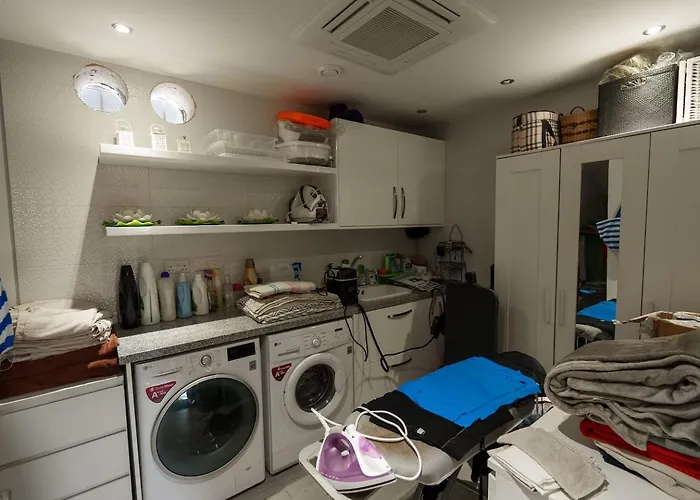 Royal Nissi Mansion 3 Bed Lower Part Of