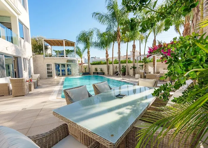 Royal Nissi Mansion 3 Bed Lower Part Of *