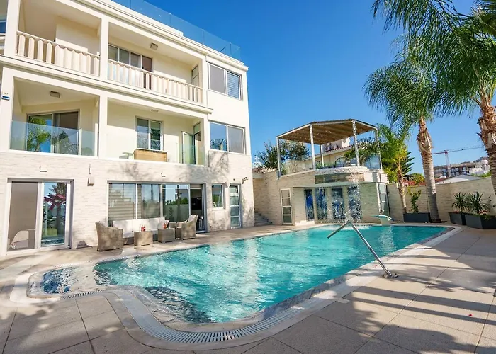 Royal Nissi Mansion 3 Bed Lower Part Of 别墅 *