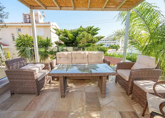 Royal Nissi Mansion 3 Bed Lower Part Of 圣纳帕