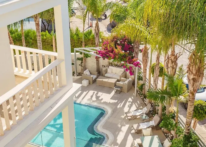 Royal Nissi Mansion 3 Bed Lower Part Of 别墅 *