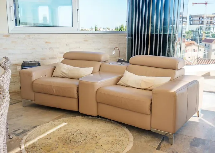 Royal Nissi Mansion 3 Bed Lower Part Of